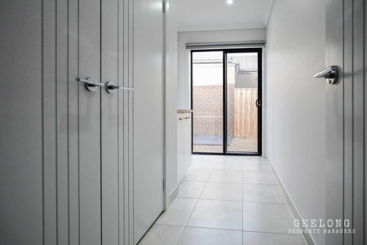 b30f013a c702 479e 8f38 689f45823e12 - Property