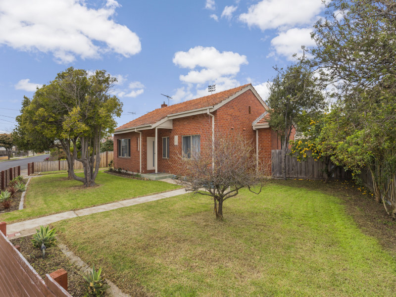 b35b004e d4e1 49ac ba49 e7e809e2e82e - Property