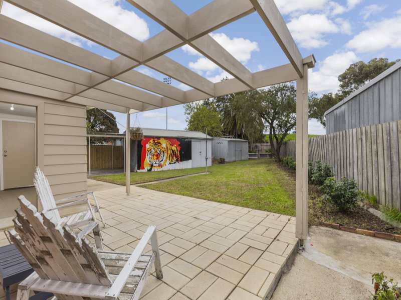 b35b004e ff1a 4104 8ed0 ca3c5b42d245 - Property