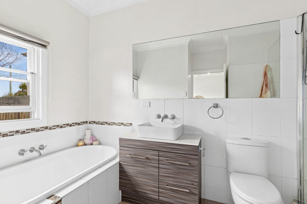 Property For Sale b36e0042 d55f 44ea aa51 683967a8914a - Property For Sale