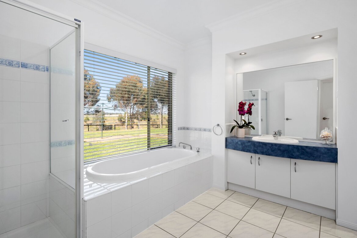 Property b3980108 ab14 46e9 a872 63a009f1e256 - Property