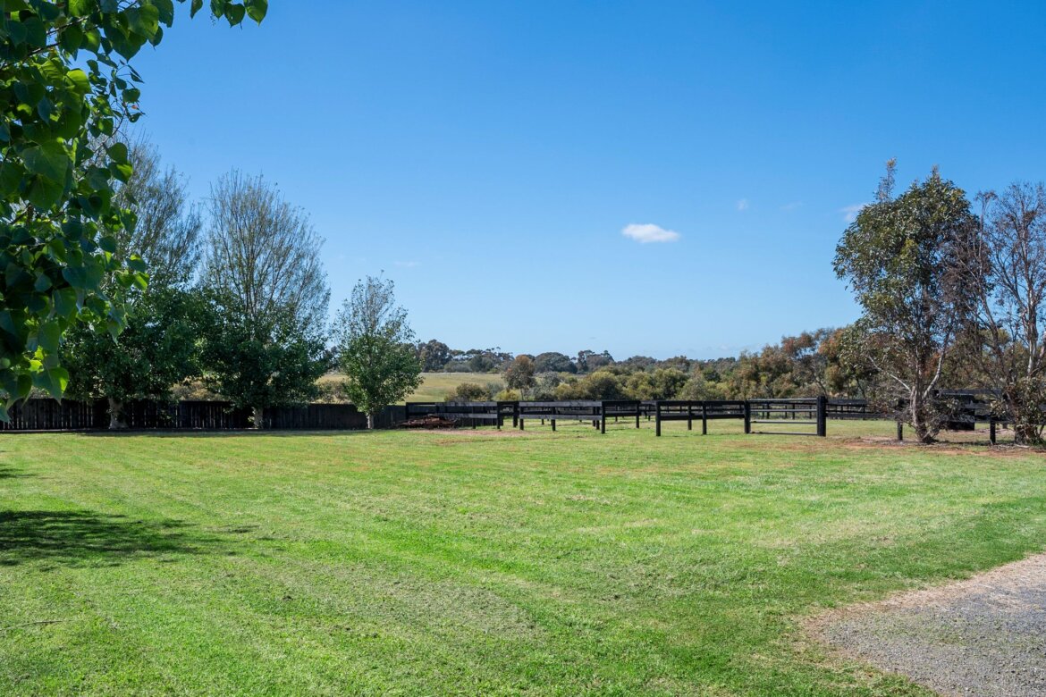 Property b3980108 b66b 445f a243 fbf3a780562d - Property