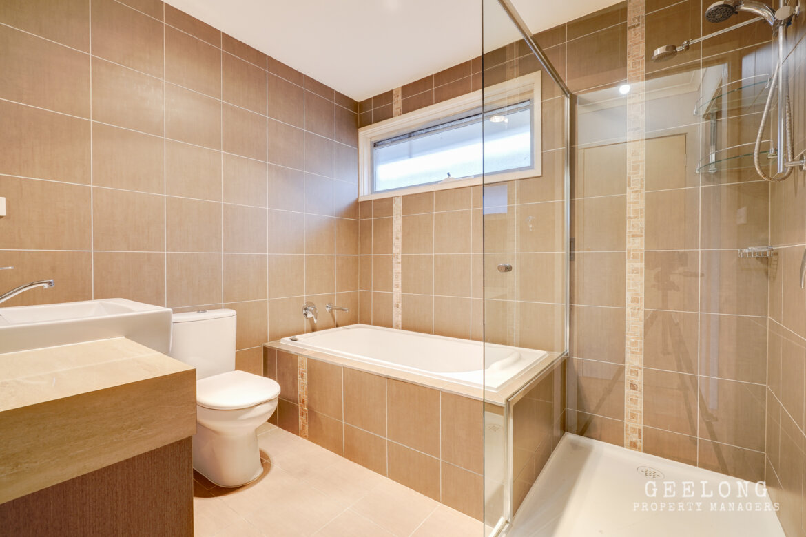 b3b304dc ed11 4e66 8007 89526c104e6a - Property