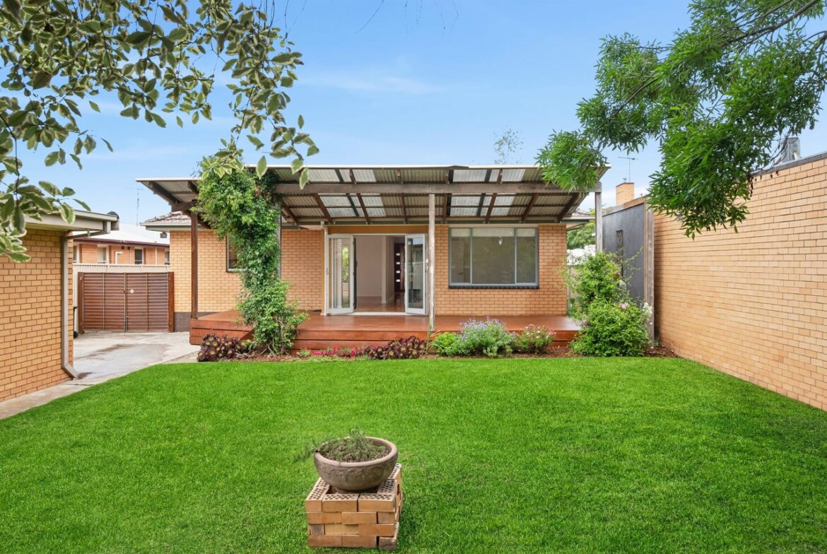 b3d10056 f4c9 4f60 9d4d 28c9ad5024ce - Property