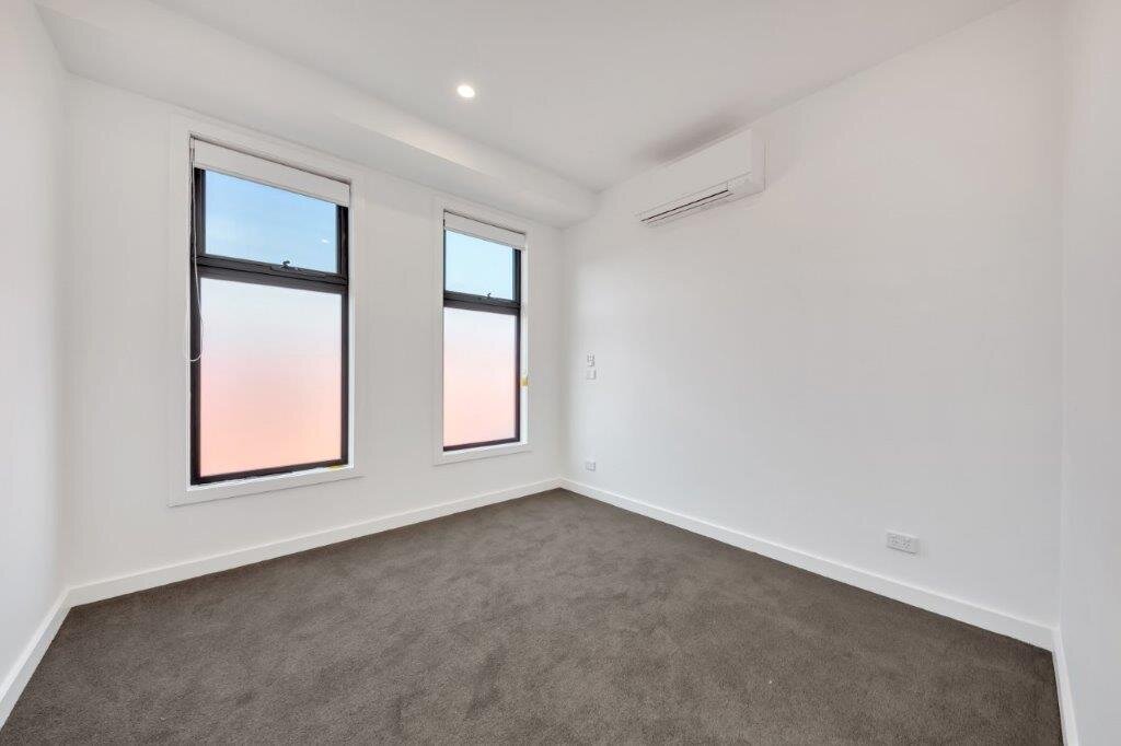 b3da04fa 0141 4a49 bdf0 81b47d94e836 - Property