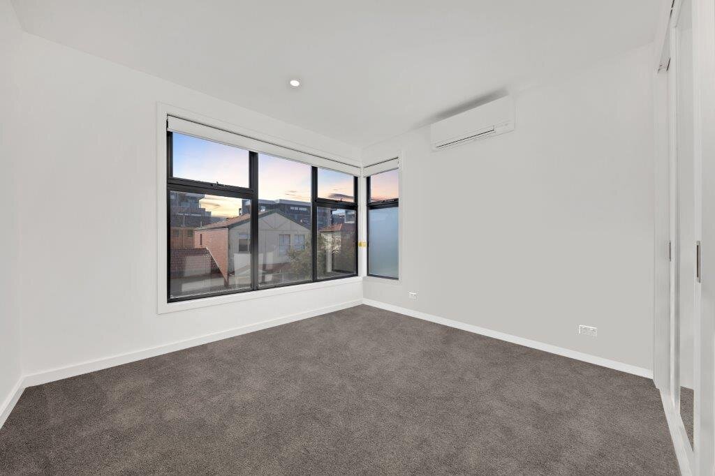 b3da04fa 02ce 4fbf a790 1e2fe3e1c84e - Property