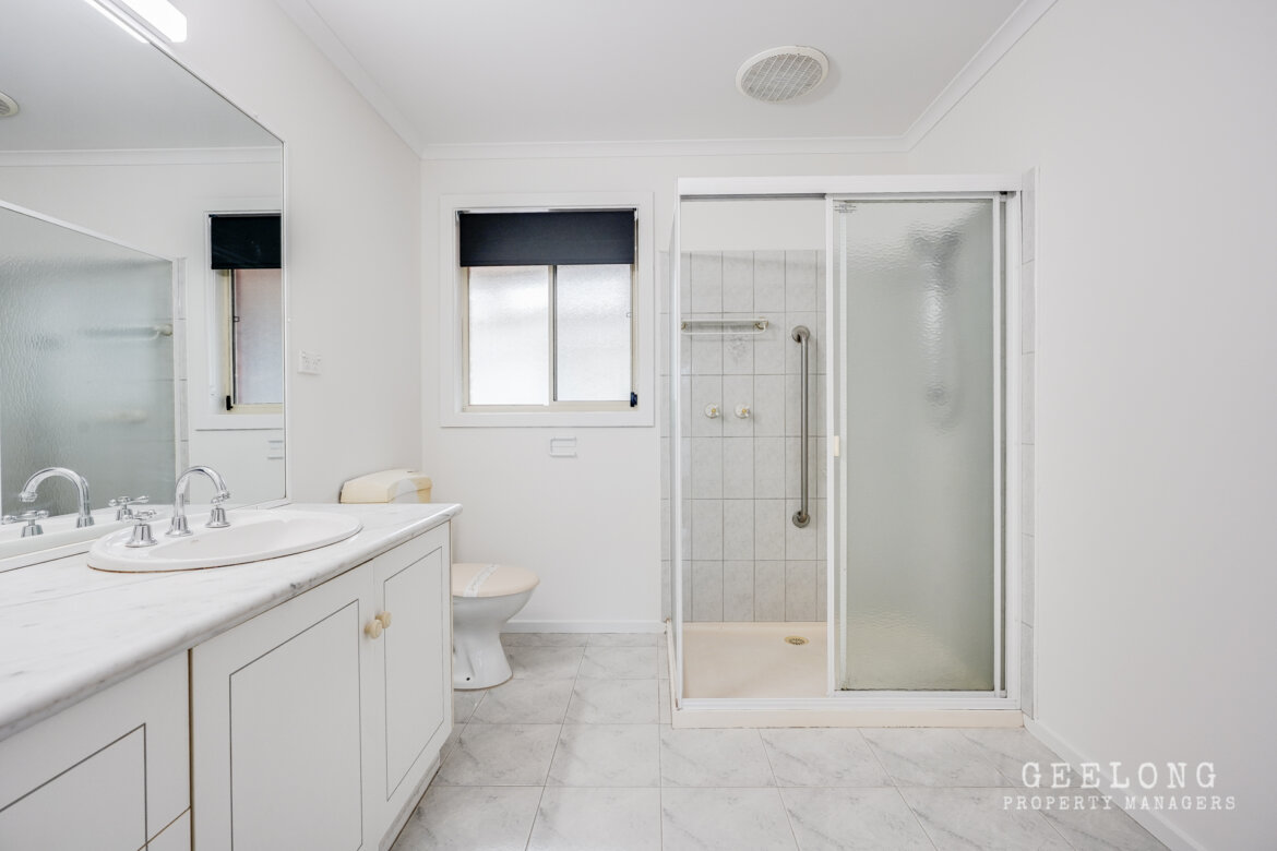 b3e100aa d1e9 4b05 937a d70a9b0fb10c - Property