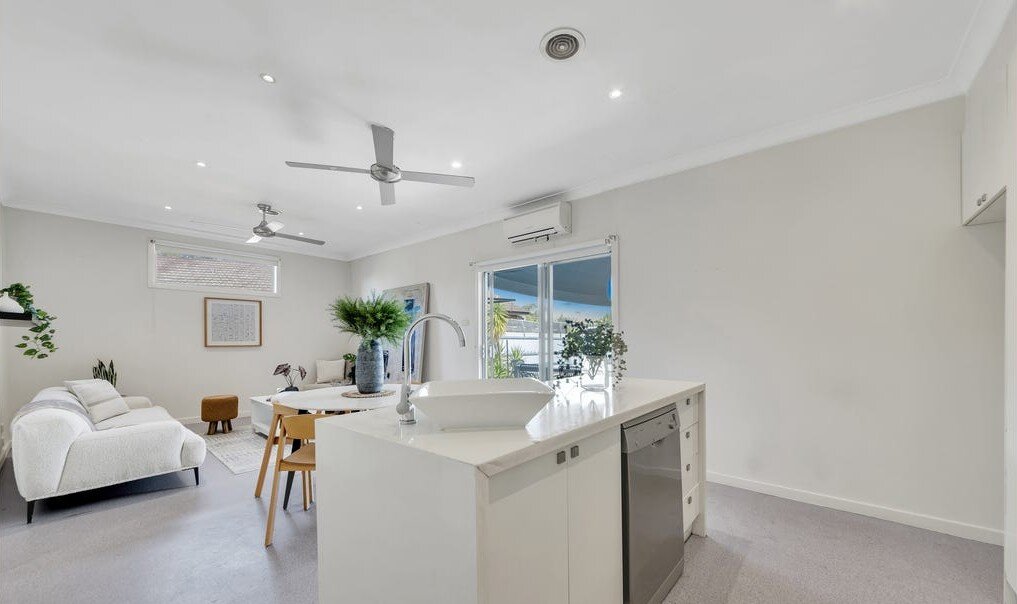 b40f00b4 8661 43ce 8d45 82c84fe58f97 - Property