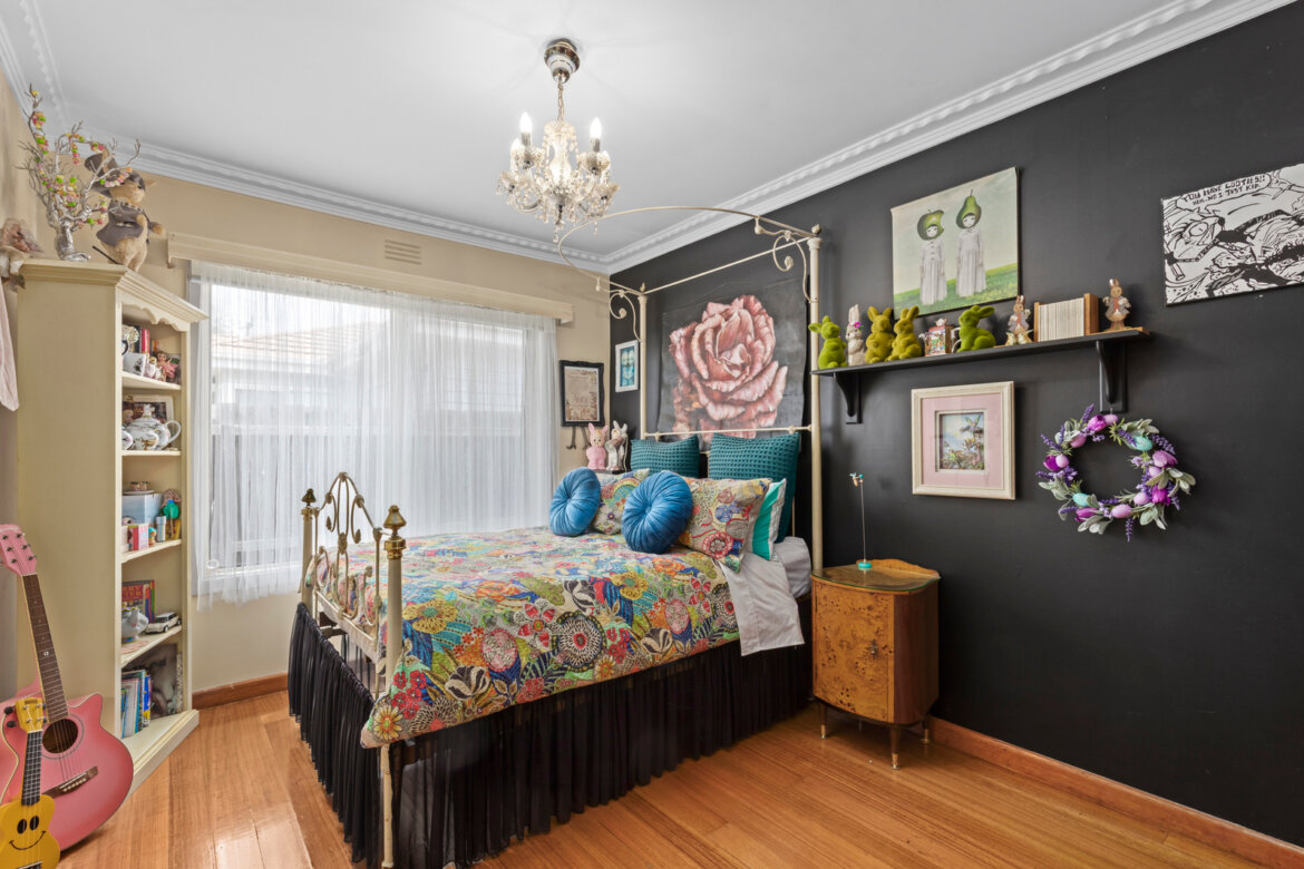 b43600ef 3674 43c7 be99 399d0512783d - Property