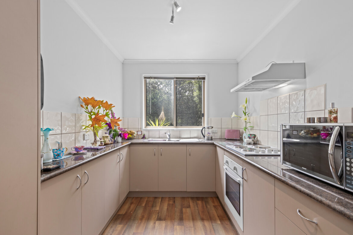 b43600fe ee37 48f1 b4cc e6fd14ed8edf - Property