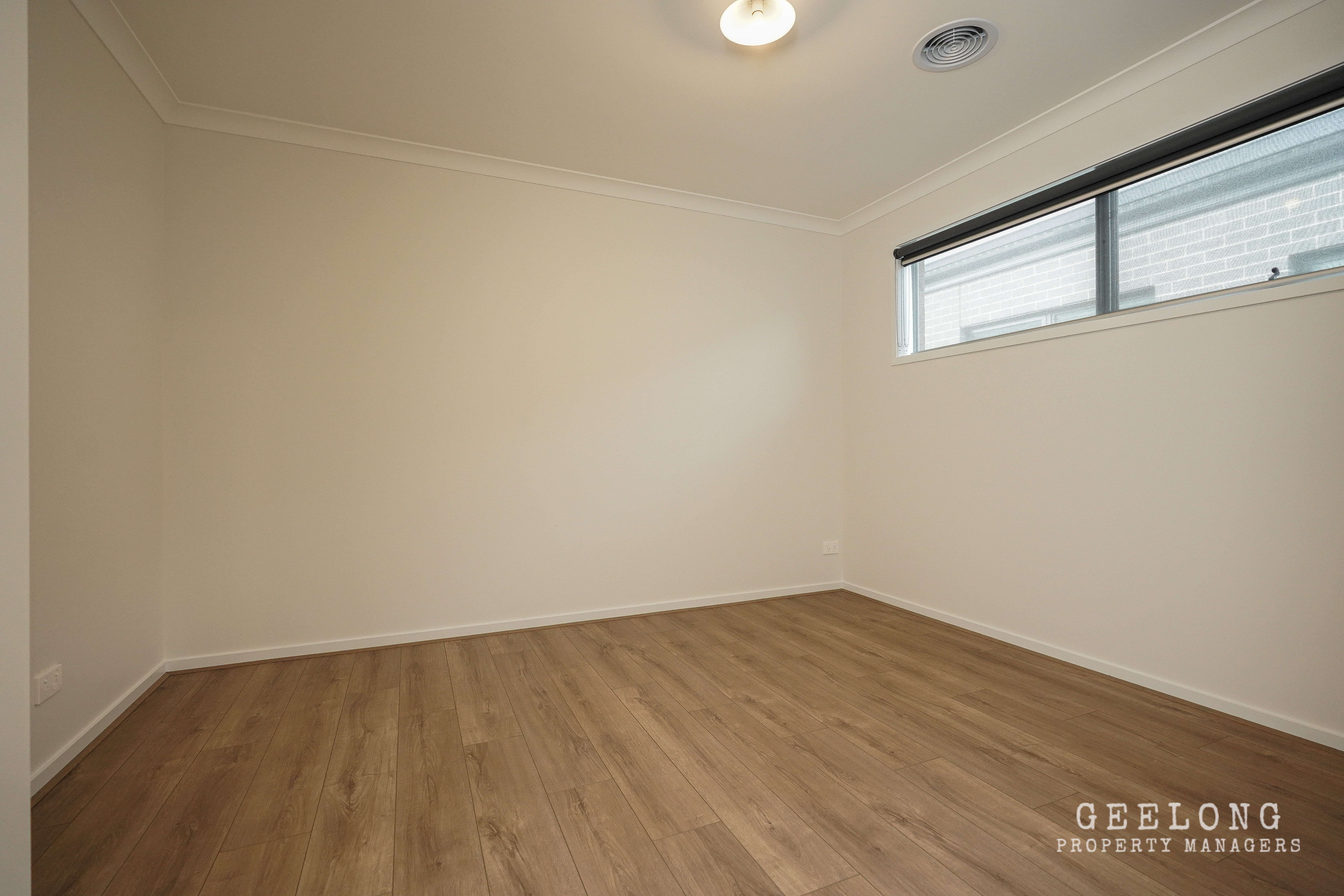 b47400e6 d41a 4289 a52d 7063a3fb3131 - Property