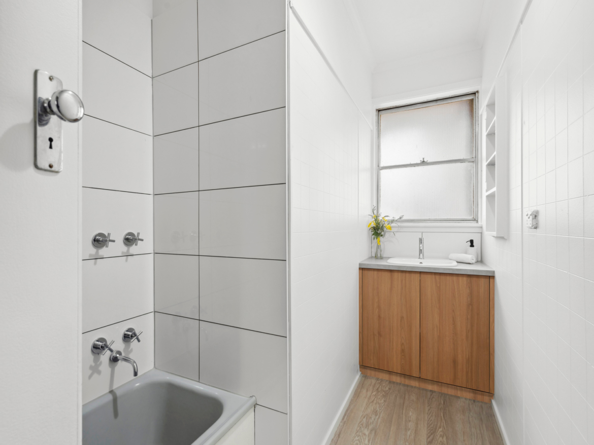 b487004c 0482 40cb 8ba0 5a86593bf2fe - Property