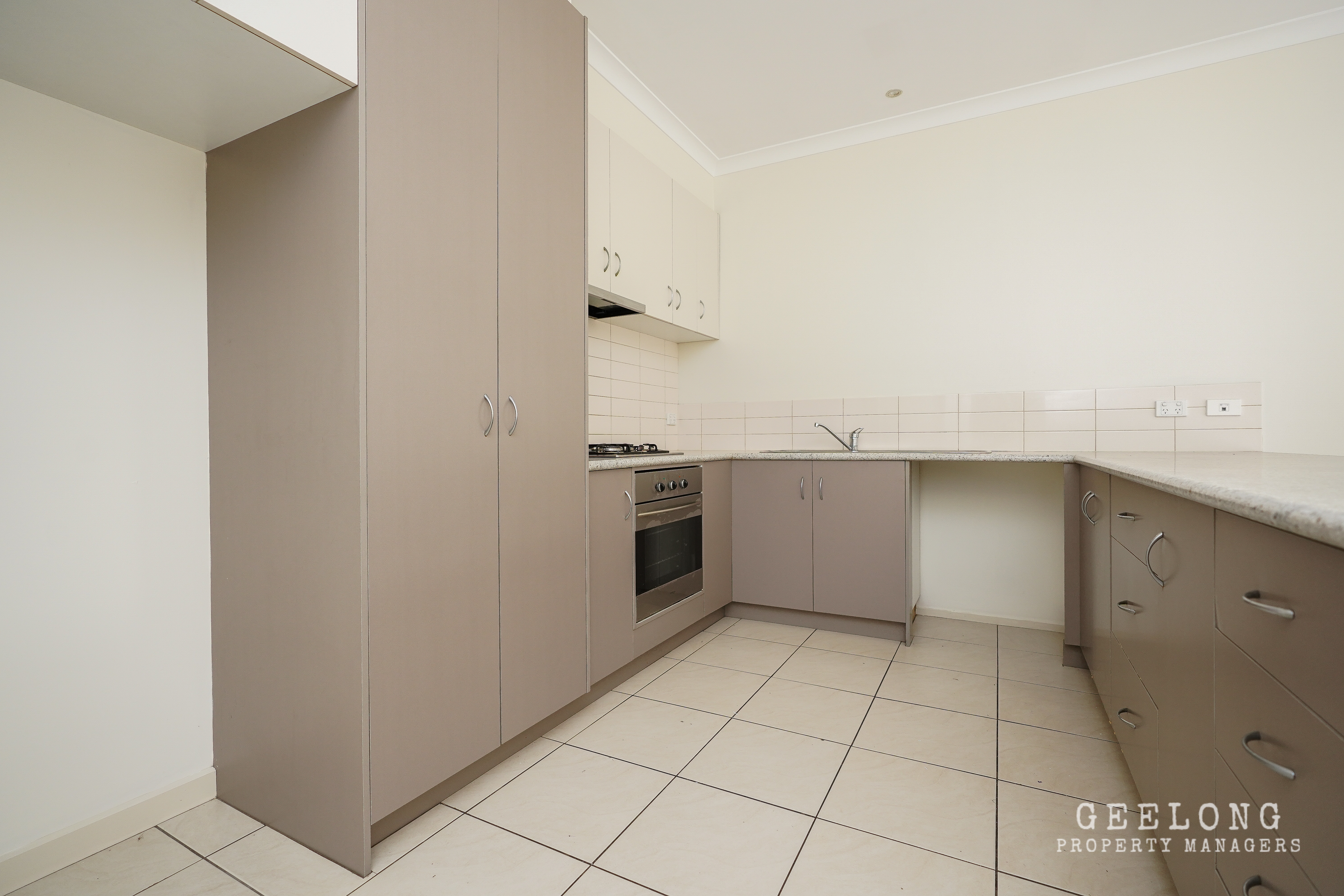 Property b48d011d d99c 4ab8 9bc9 200e99e7769a - Property