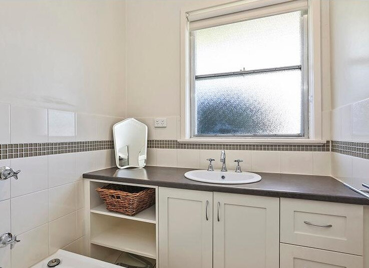 b4b200e8 55c0 4bb7 8ab2 d2de47bd55ea - Property
