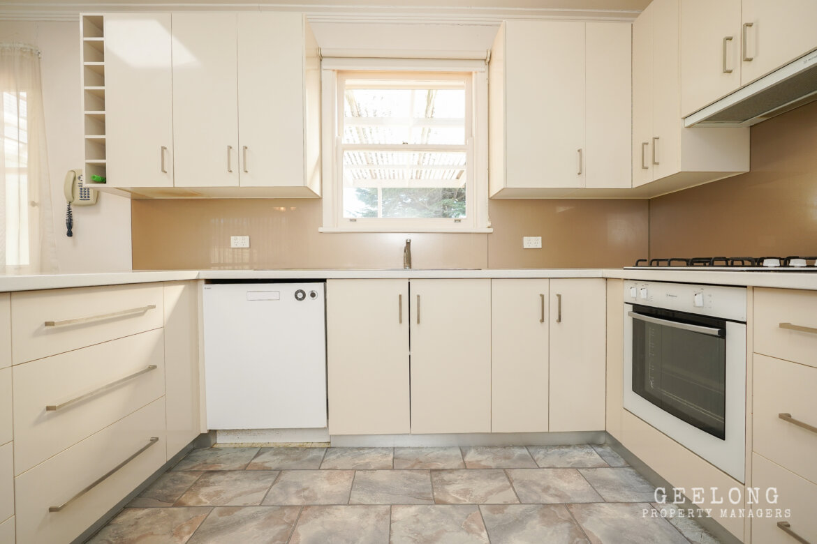 Property b4c700d3 a3ee 4966 892c eb685cb75006 - Property