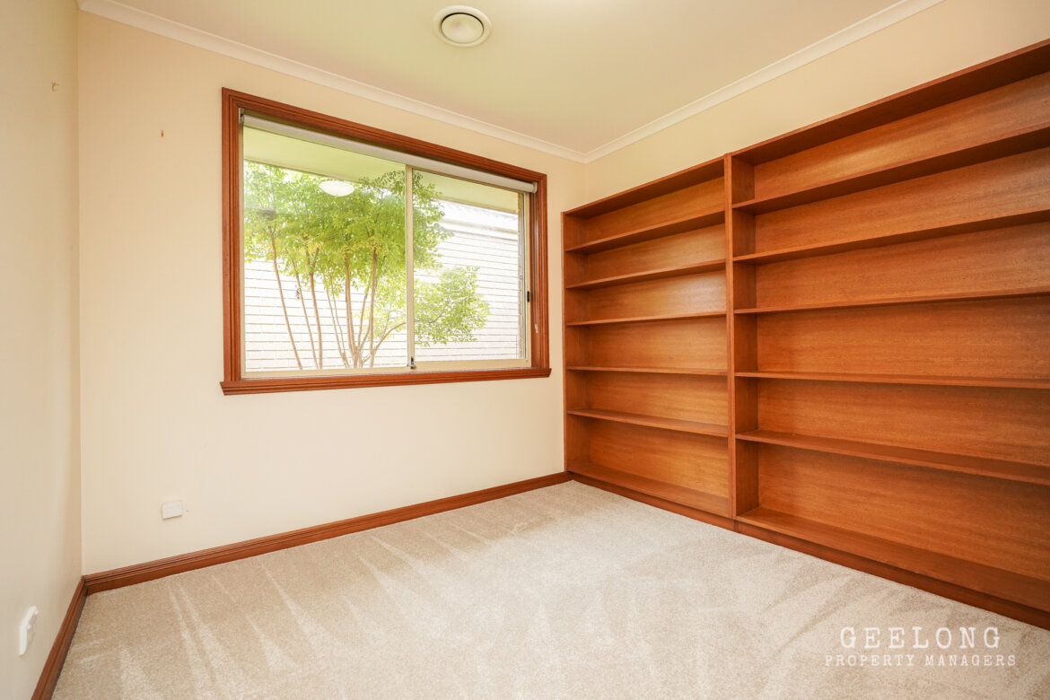b4dd00ae d2bc 4872 8b7f de36afab6189 - Property