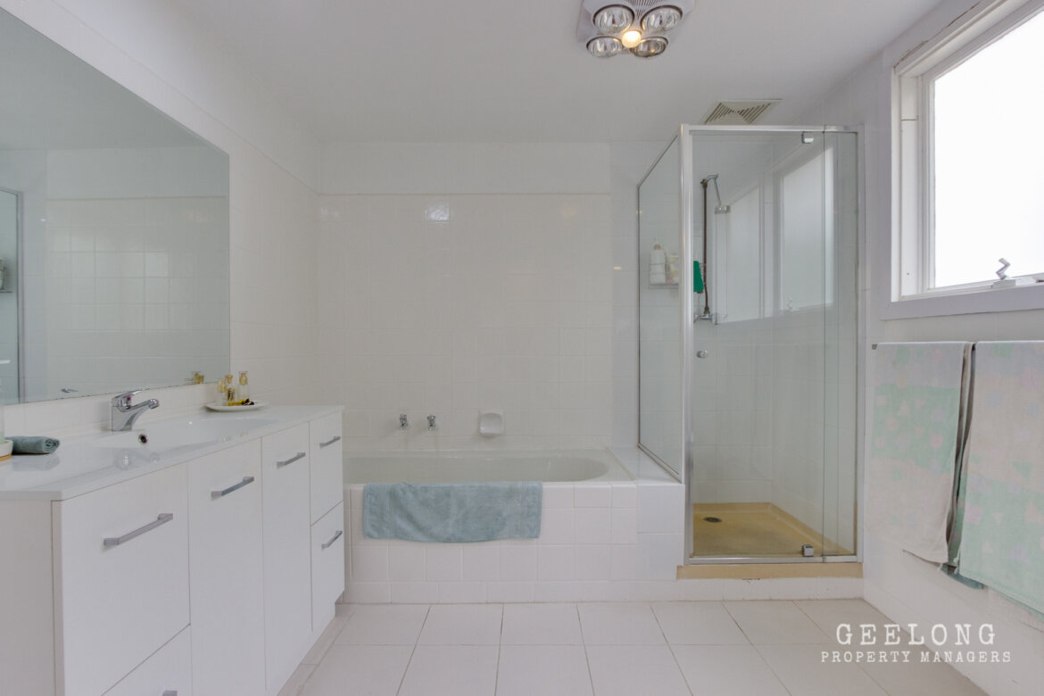 b4e80053 a4db 4f13 96e0 f2539f2d2b59 - Property
